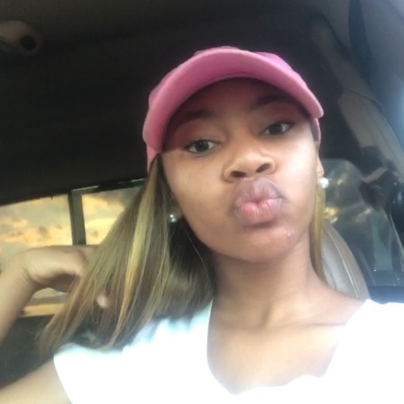 Meet your Posher, Ren - Picture 2 of 2